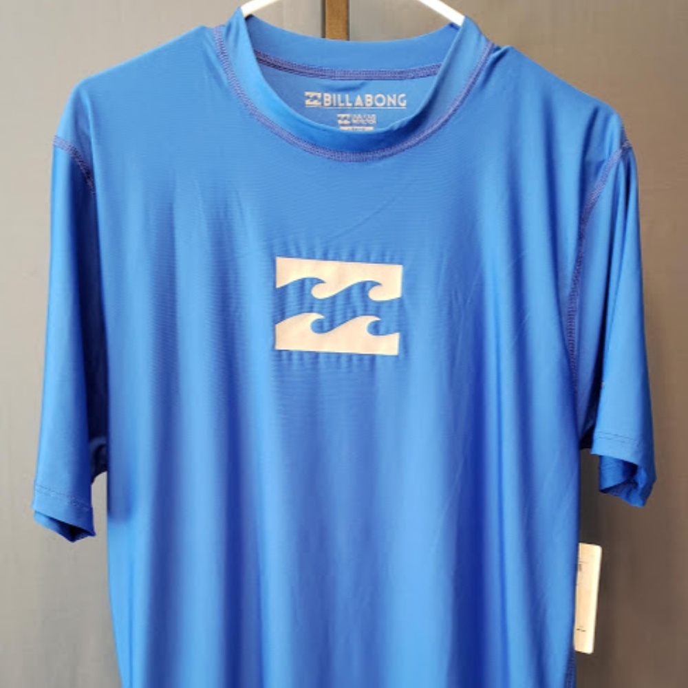 Billabong Men's Regular Fit Short Sleeve Rashguard